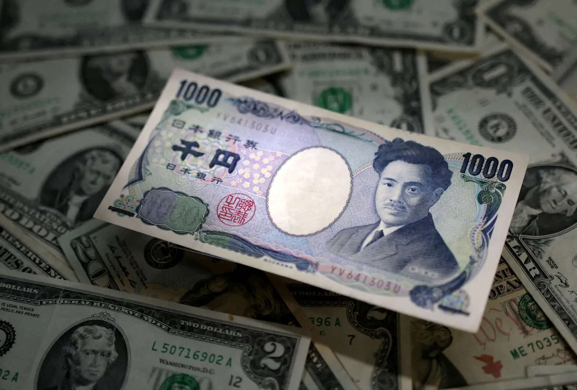 The yen's sudden surge upsets the carry trade faithful