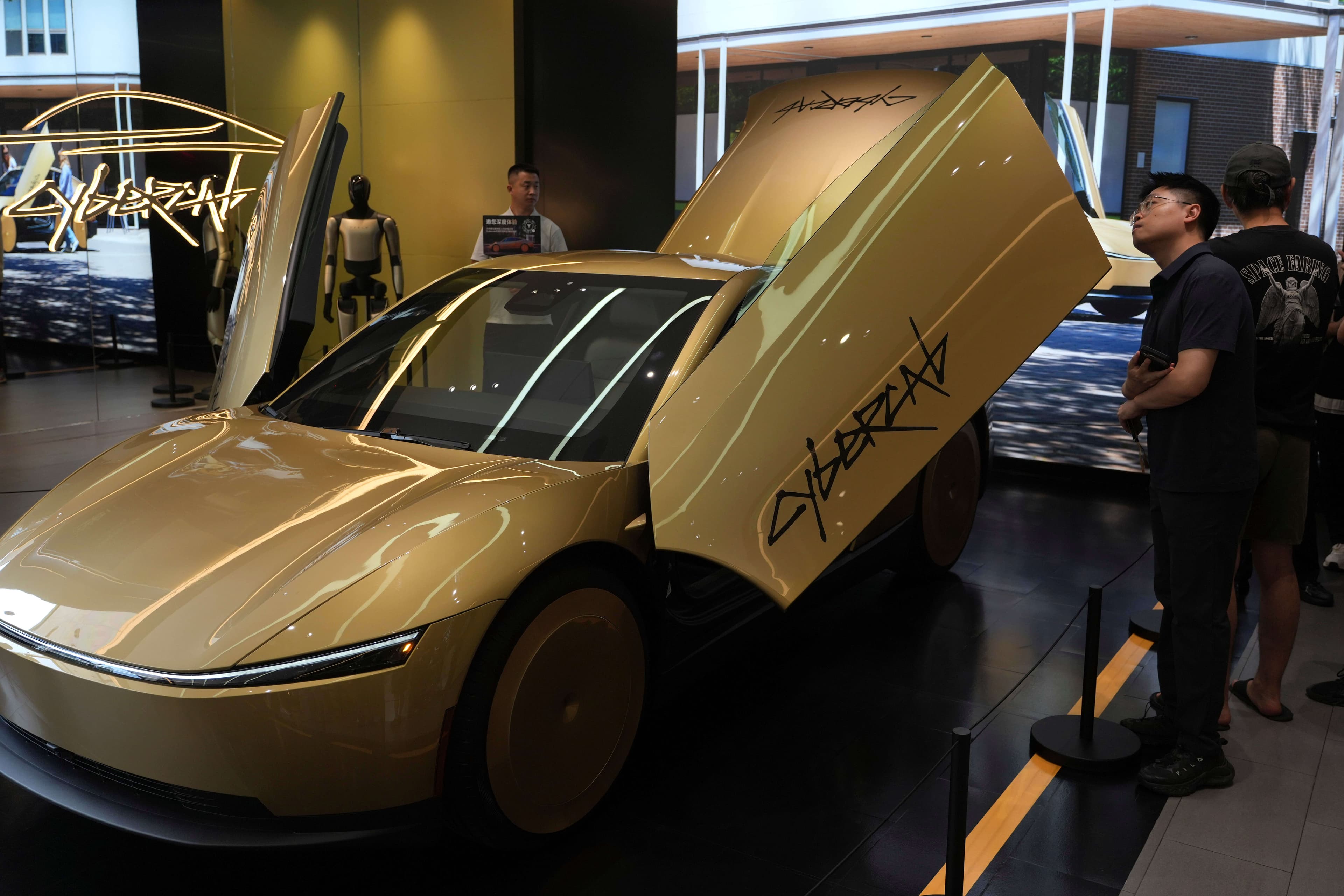 Will Roadster reveal trigger a fresh rally in Tesla shares?